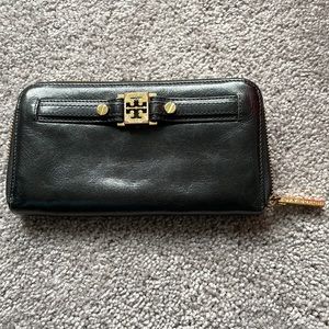 Tory Burch wallet